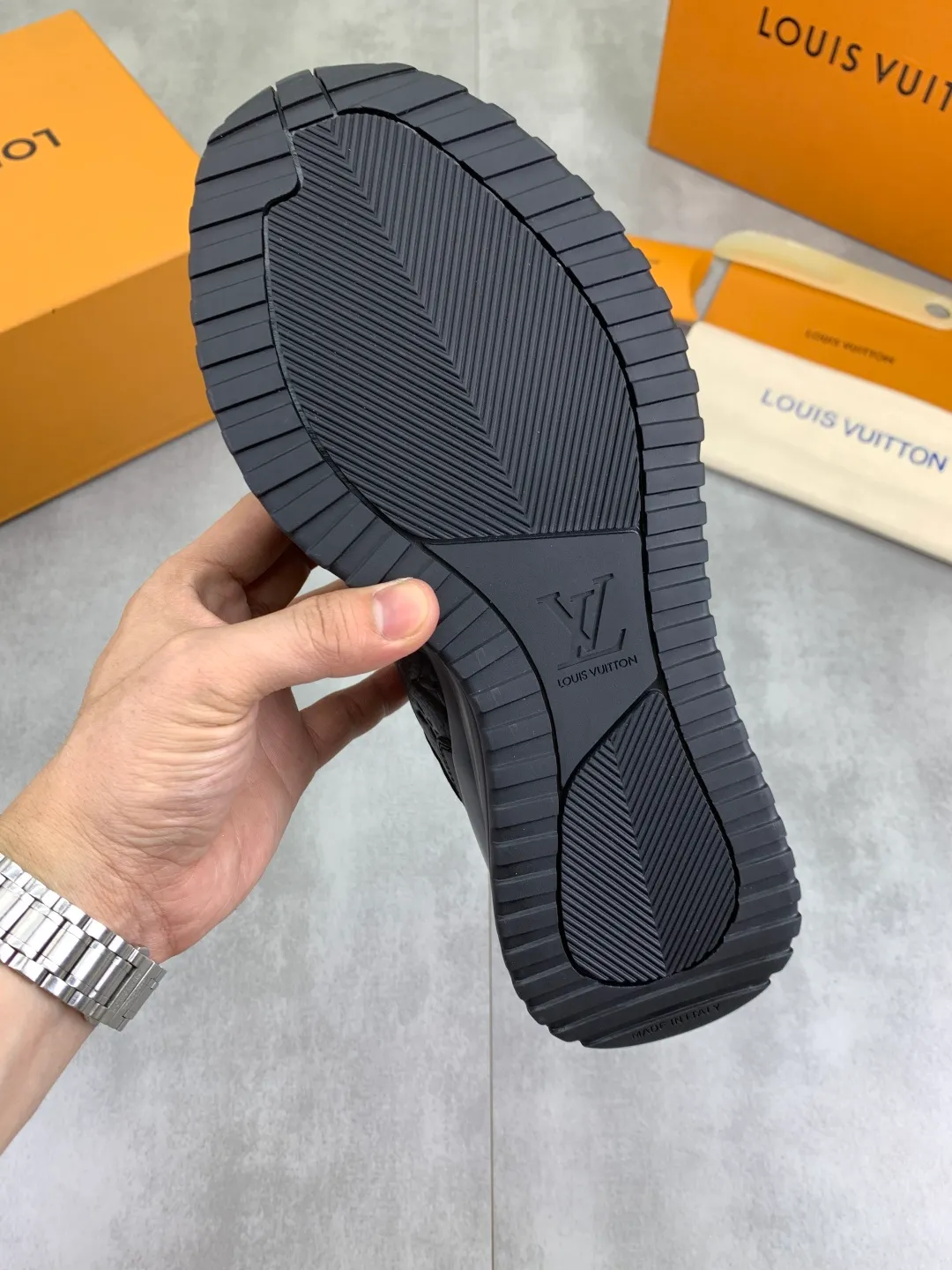 Men's men's shoes P680 new style 💶[LOUIS VUITTON] (original order) new style 🍀LV Louis Vuitton * - top version of LV classic trendy shoes! Use imported original cowhide and water-dyed cowhide lining. The latest original wear-resistant TPU combination outsole! High quality products! Multiple colors available, code number: 38-44 (45 46 customized)
